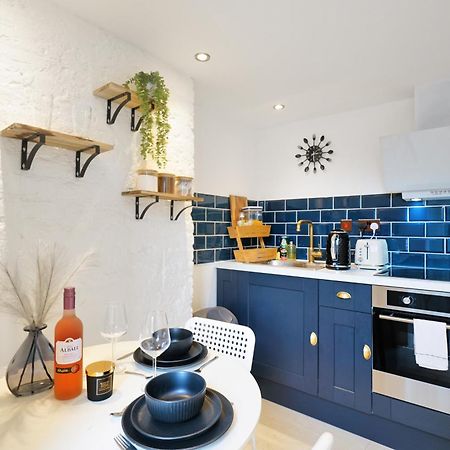 Cozy Split-Level Studio By Livestay Short Lets & Serviced Accommodation London Bagian luar foto