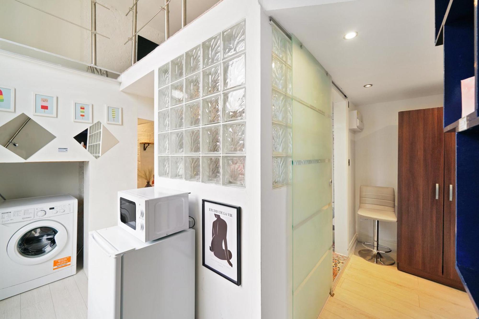 Cozy Split-Level Studio By Livestay Short Lets & Serviced Accommodation London Bagian luar foto