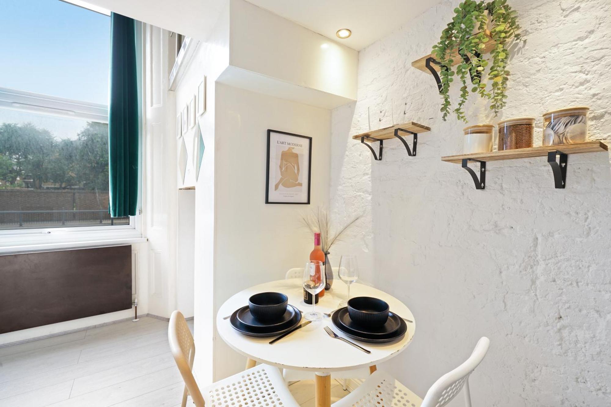 Cozy Split-Level Studio By Livestay Short Lets & Serviced Accommodation London Bagian luar foto